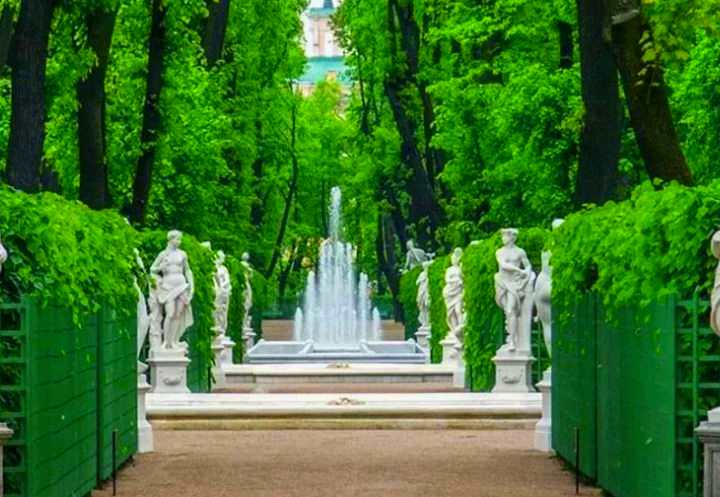 Летний сад в Санкт Петербурге