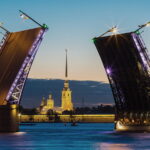 Дворцовый мост в Санкт Петербурге